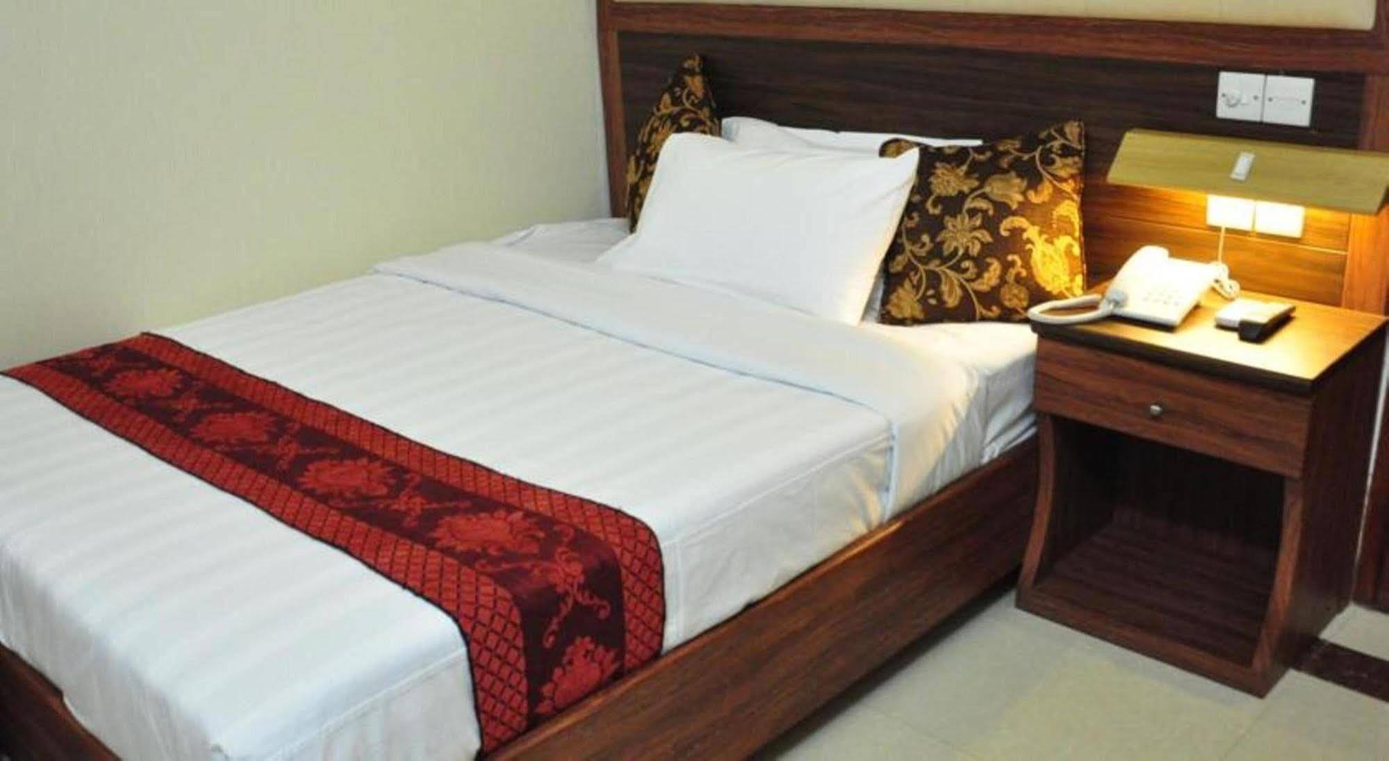 Marino Hotel - Best Near Airport ธากา ภายนอก รูปภาพ